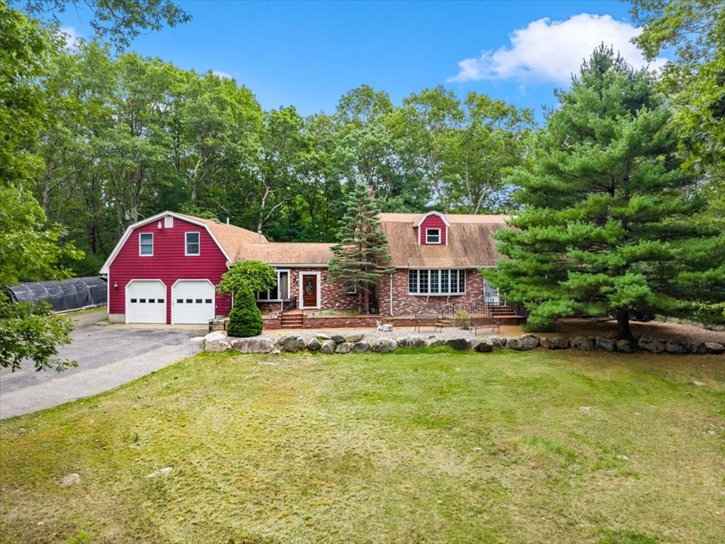 331 Mountain St in Sharon