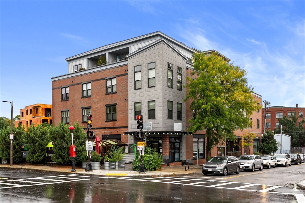 156 Green St #302 in Jamaica Plain