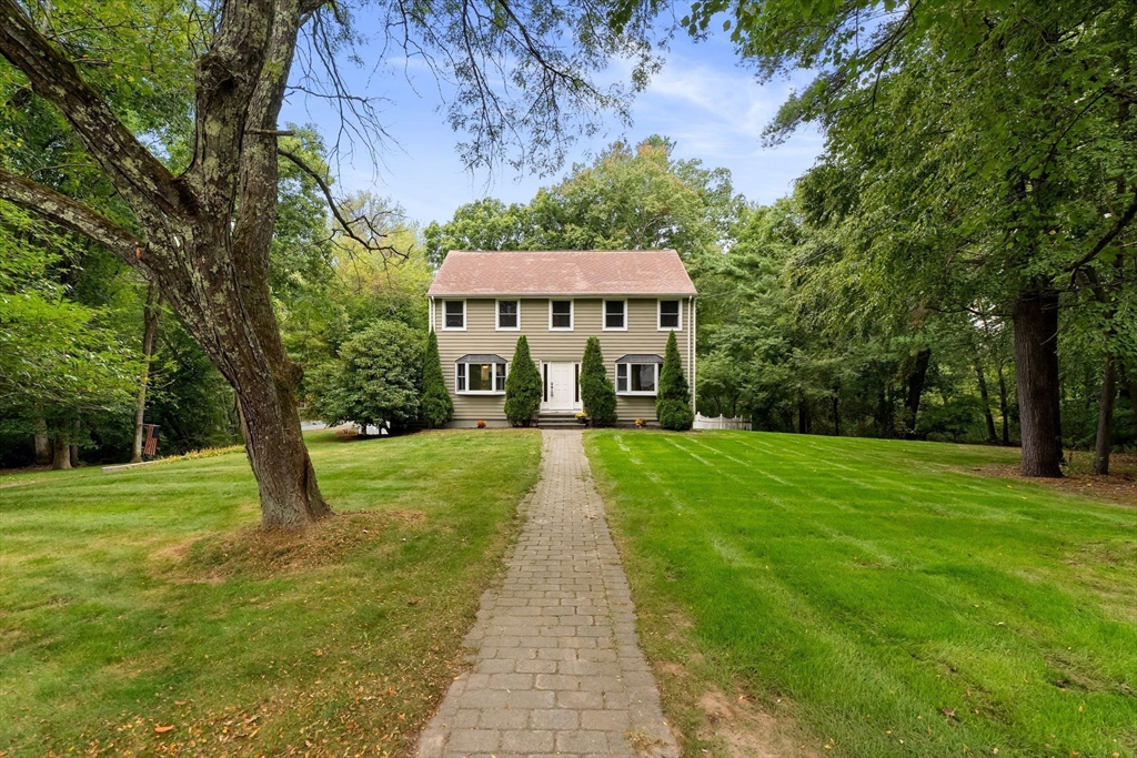 1 Nottingham Dr in Raynham