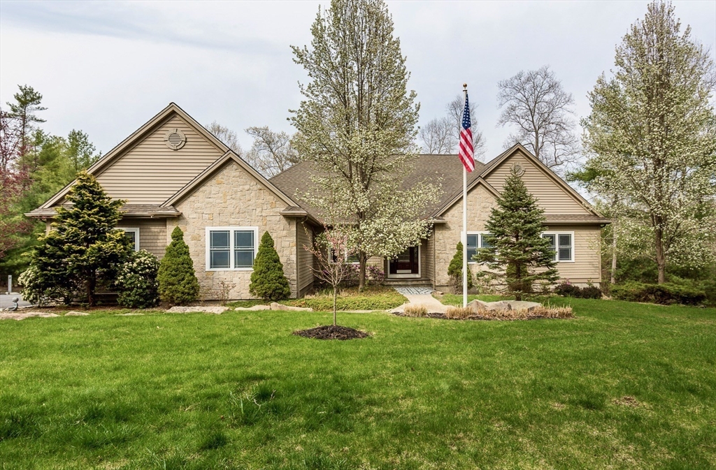 10 Anderson Way in Lakeville