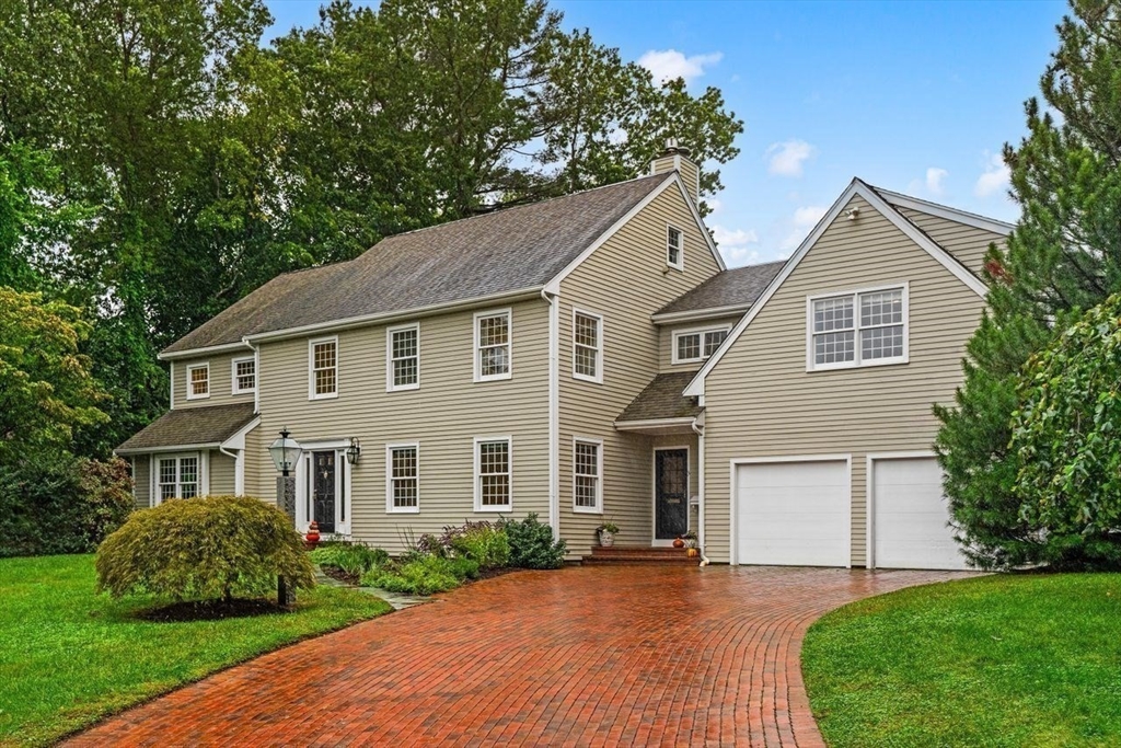 3 King Philip Path in Hingham