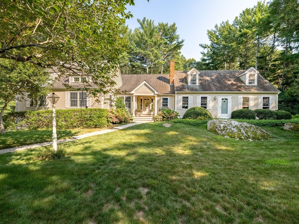 14 Copper Beech Dr in Kingston
