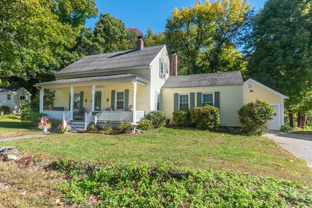71 School St in Northborough