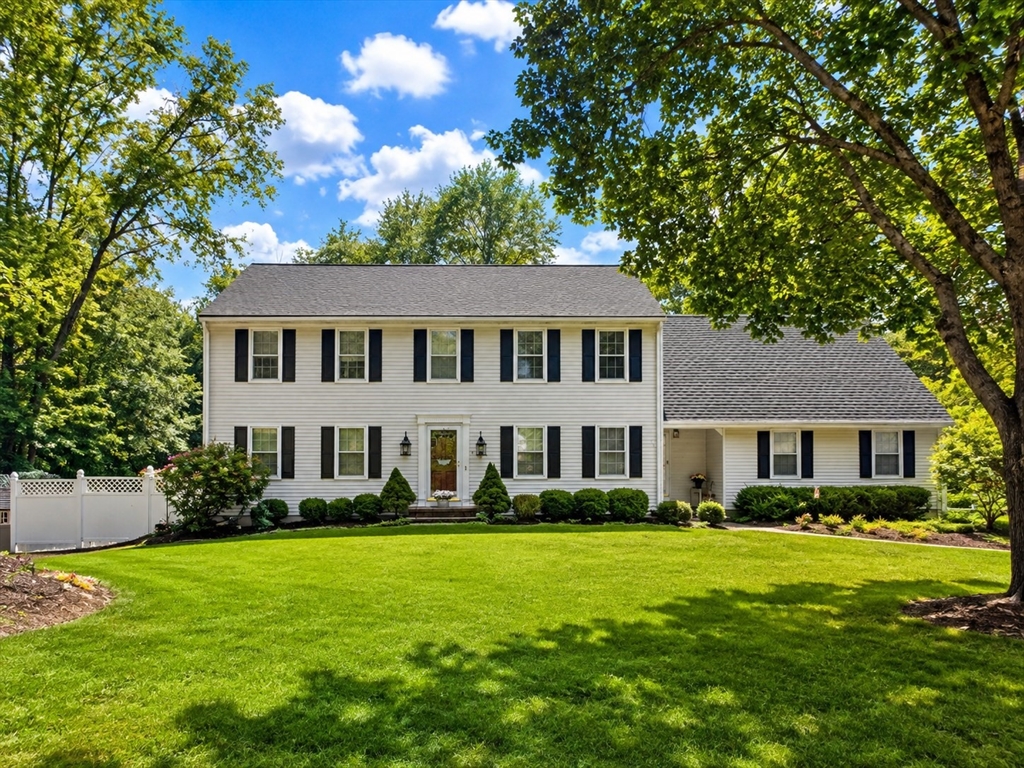 12 Tallard Rd in Westford