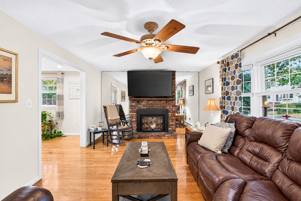 30 Pratt St in Tewksbury