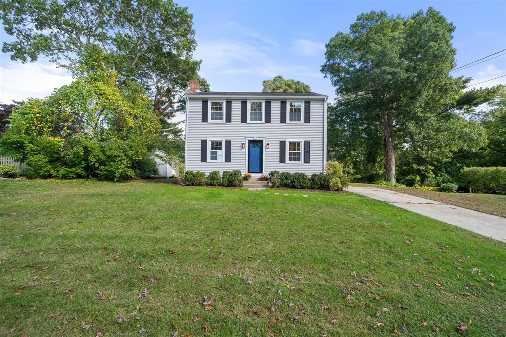 32 Grandview Dr in Plymouth