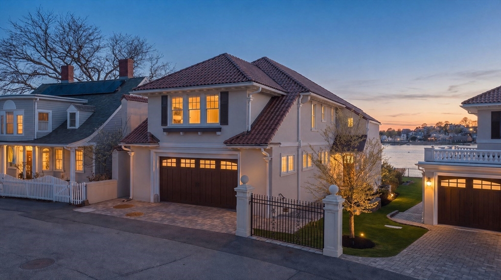 19 Lincoln House Point #19 in Swampscott