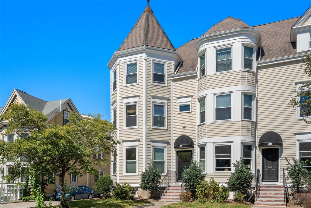 31 Highland Avenue #2 in Newtonville