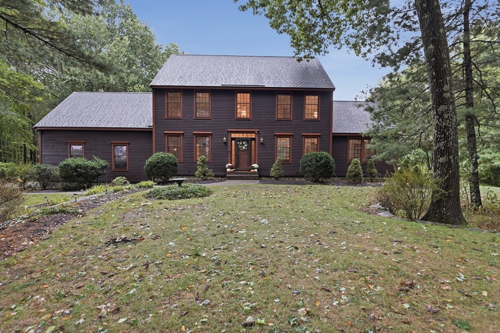 9 Fox Run Dr in Haverhill