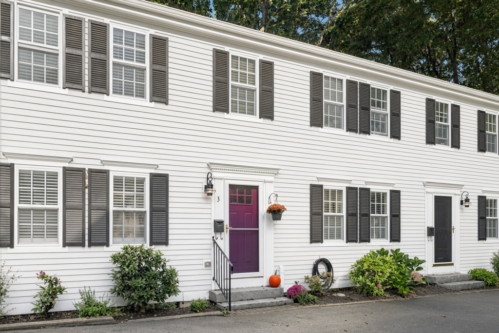 2 Greenleaf St #3 in Newburyport