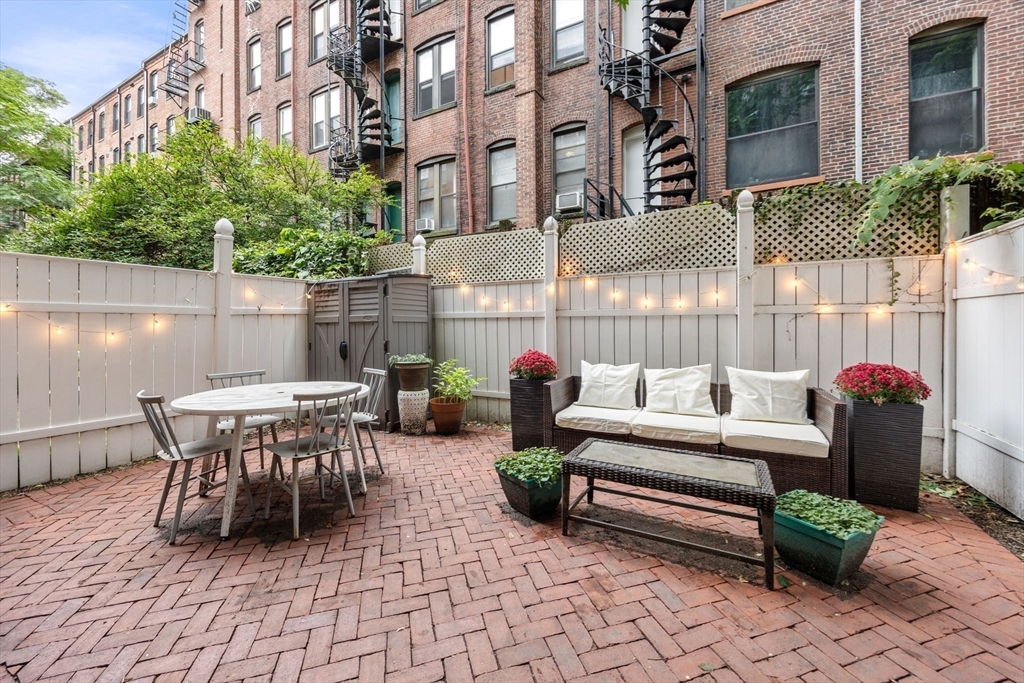 28 Isabella St #28 in Boston