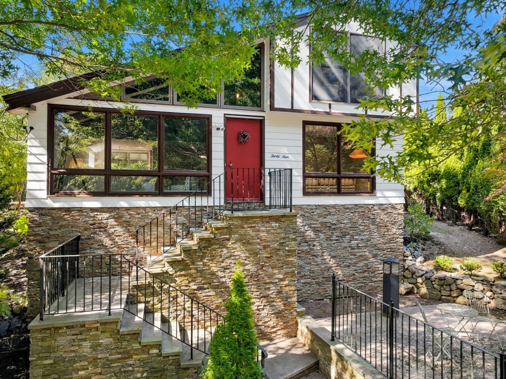 39 Sylvan Ave in Wakefield