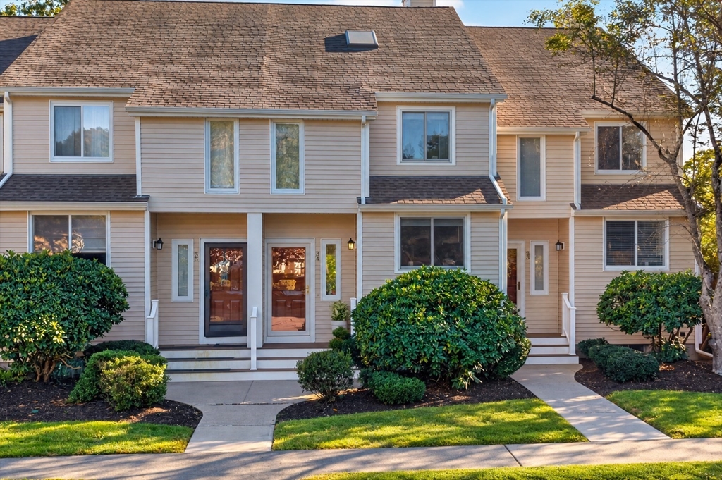 34 Gaslight Ln #34 in North Easton