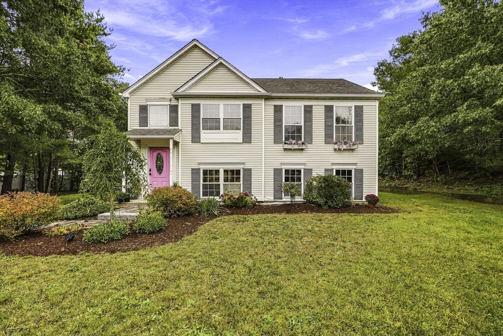 8 Thompson Cir in Plymouth