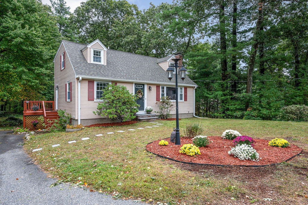 137 Central St in North Reading