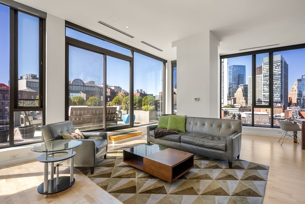 346 Congress St #PH1 in Boston