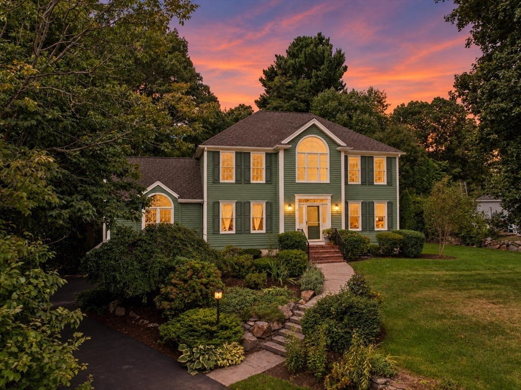 8 Dennison Ct in Stoughton
