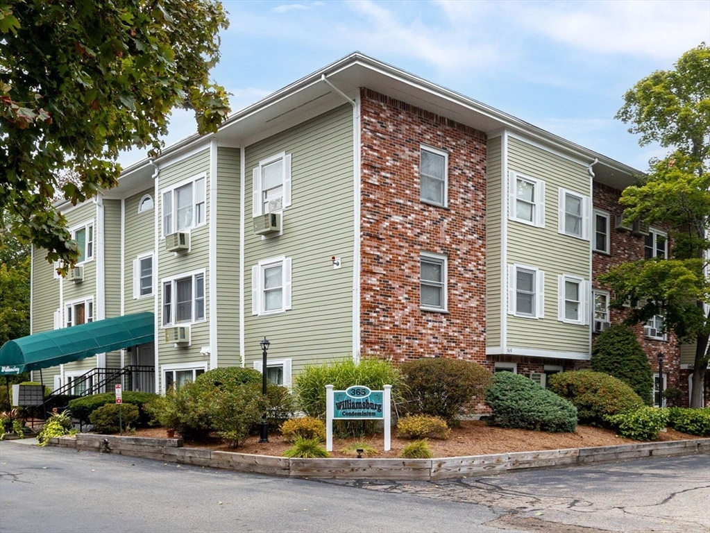 365 Washington St #3 in Norwood