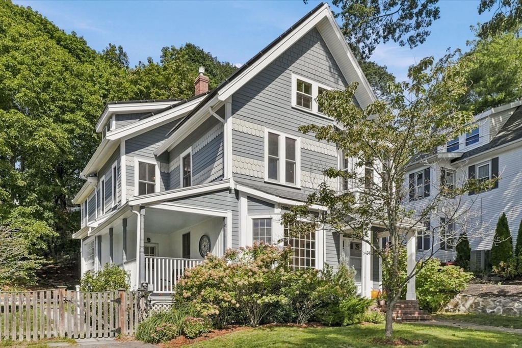 24 Poplar St in Melrose