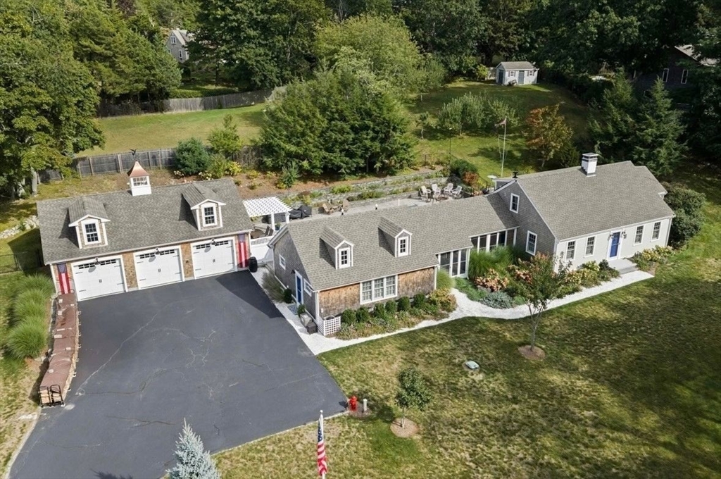 6 Jones River Dr in Kingston