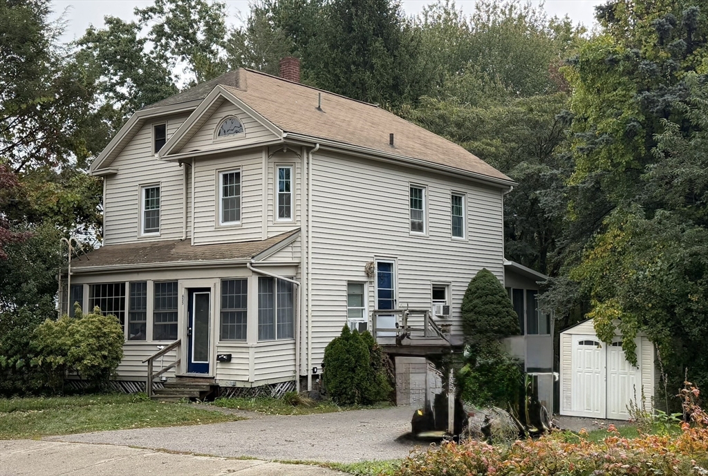 655 N Main St in Mansfield