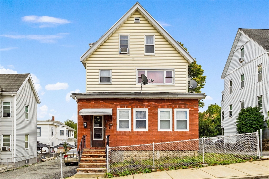 17 Ashton St in Everett
