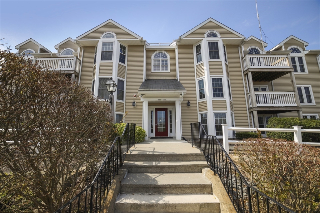 1303 Carriage Ln #1303 in Taunton