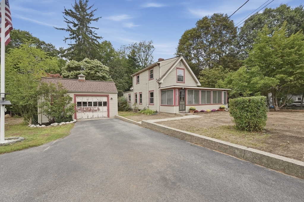 571 State St in Hanson