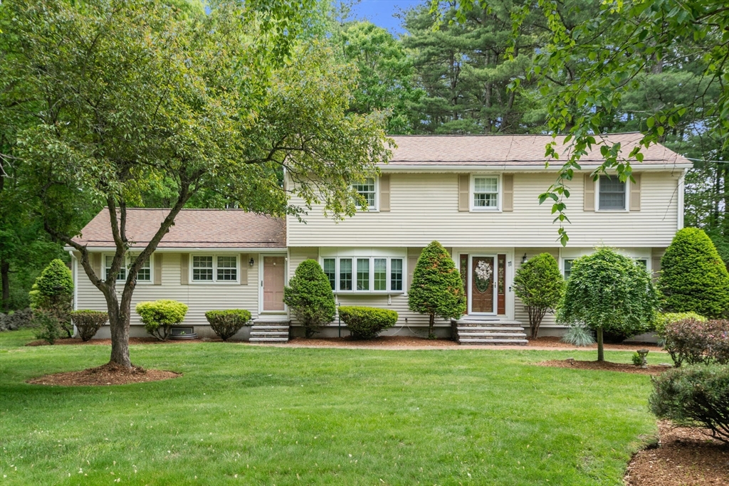 11 Summit Road in Southborough