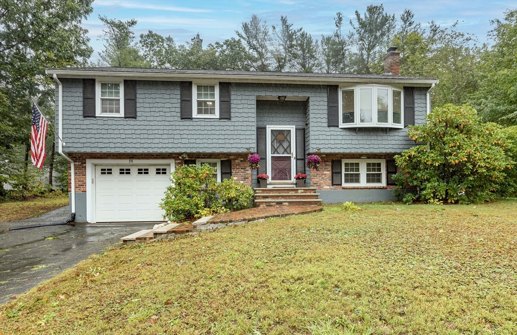 191 Cynthia Dr in Raynham