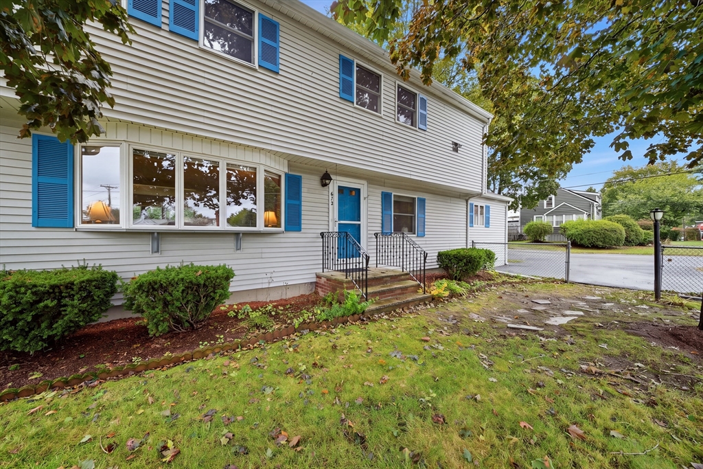 672 Shawsheen St in Tewksbury