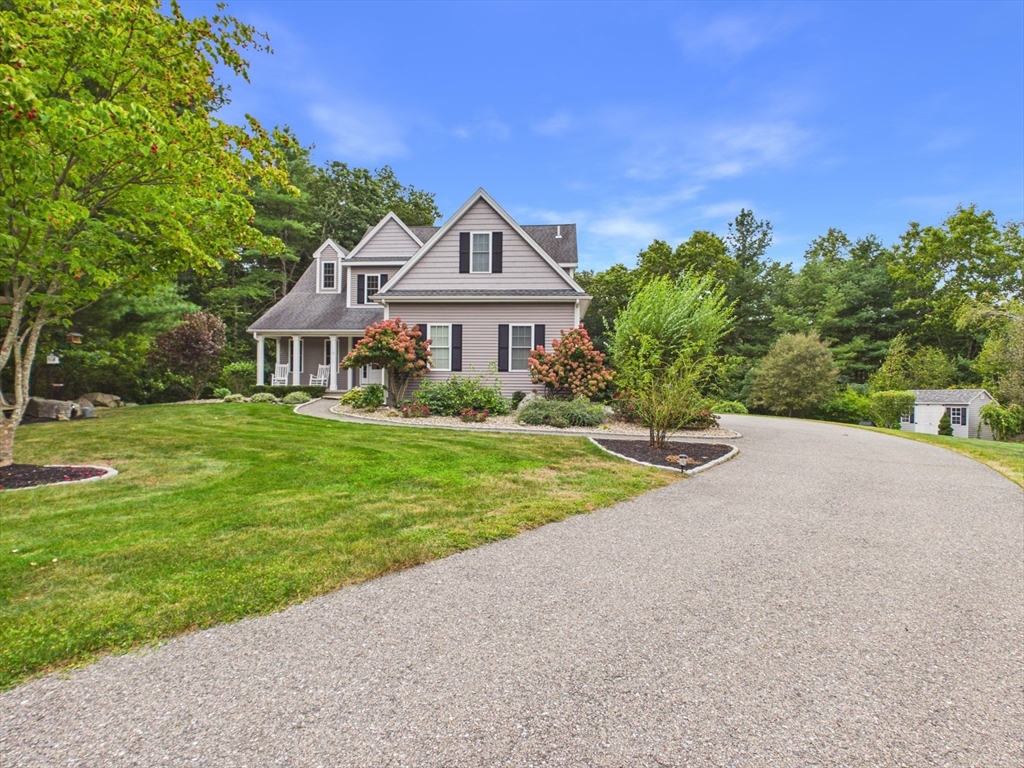 16 Tabor Rd in Uxbridge