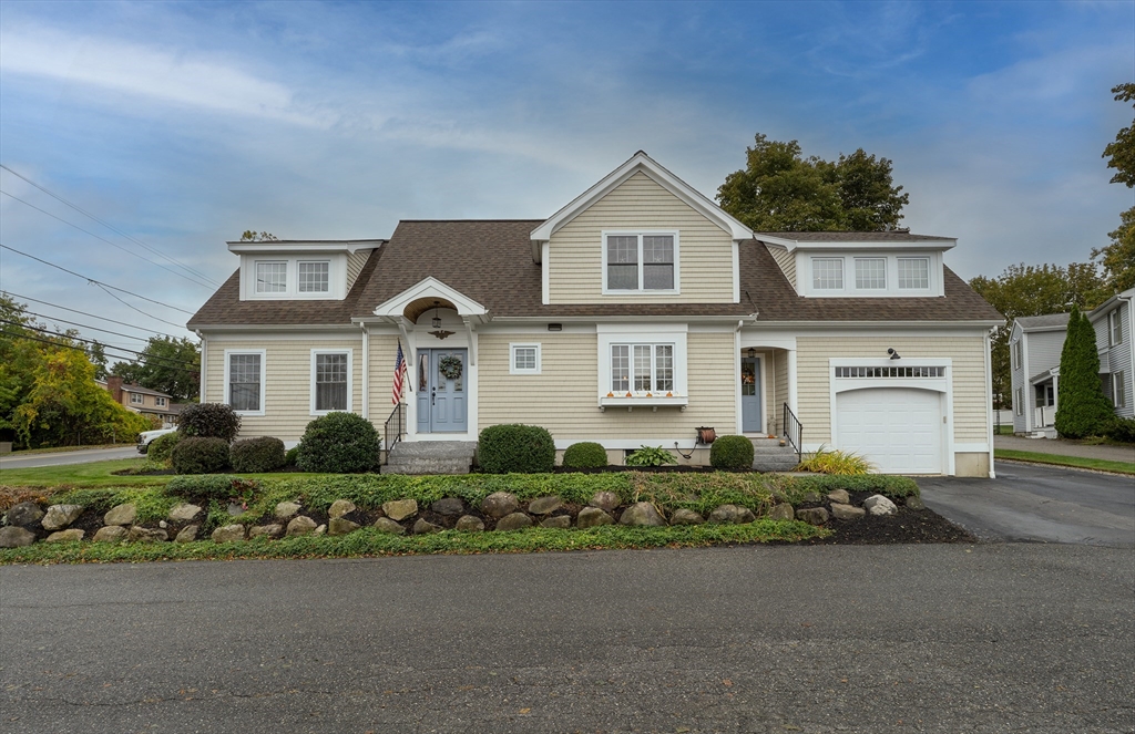 210 Market St in Amesbury