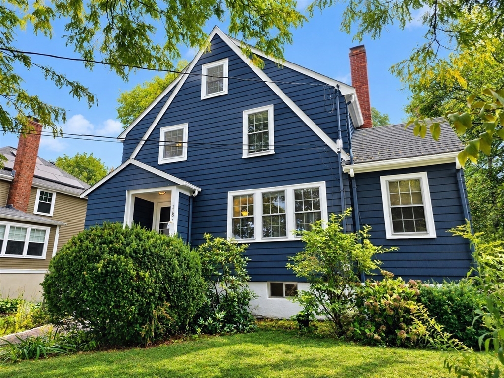 118 Oakdale Rd in Newton Highlands
