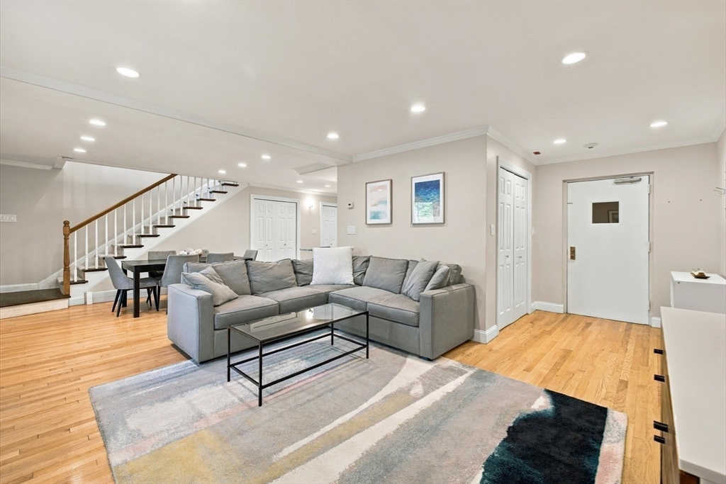 16 Addington #21 in Brookline