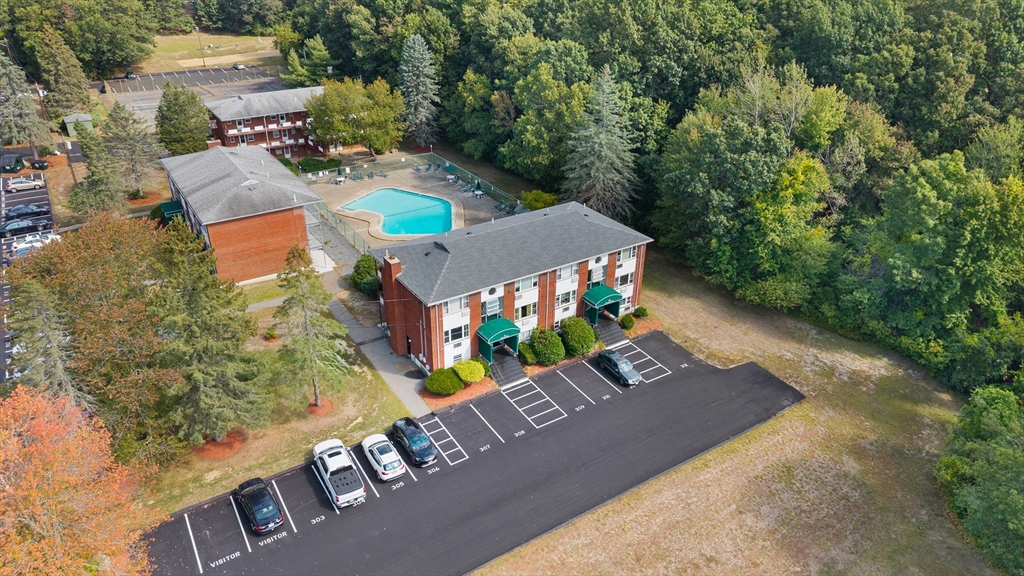 E2 Colonial Dr #4 in Andover