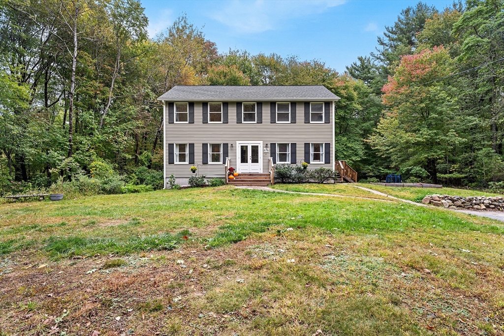 676 West St in Uxbridge
