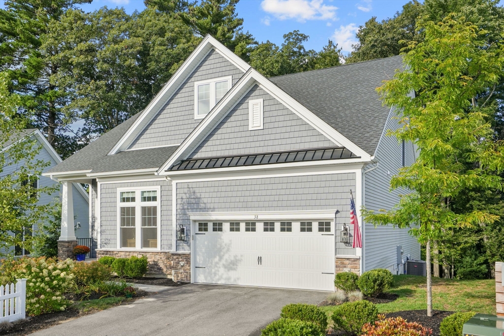 38 Barnes Blvd #23 in Hudson