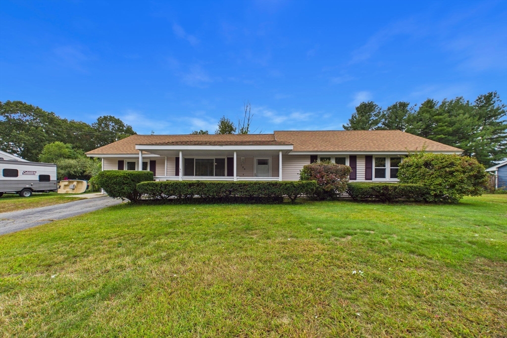 186 Powderhorn Dr in Taunton