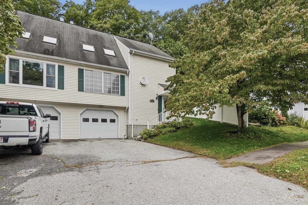 11 Jonathan Circle in Worcester