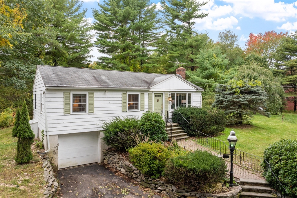74 Davidson Rd in Boxborough