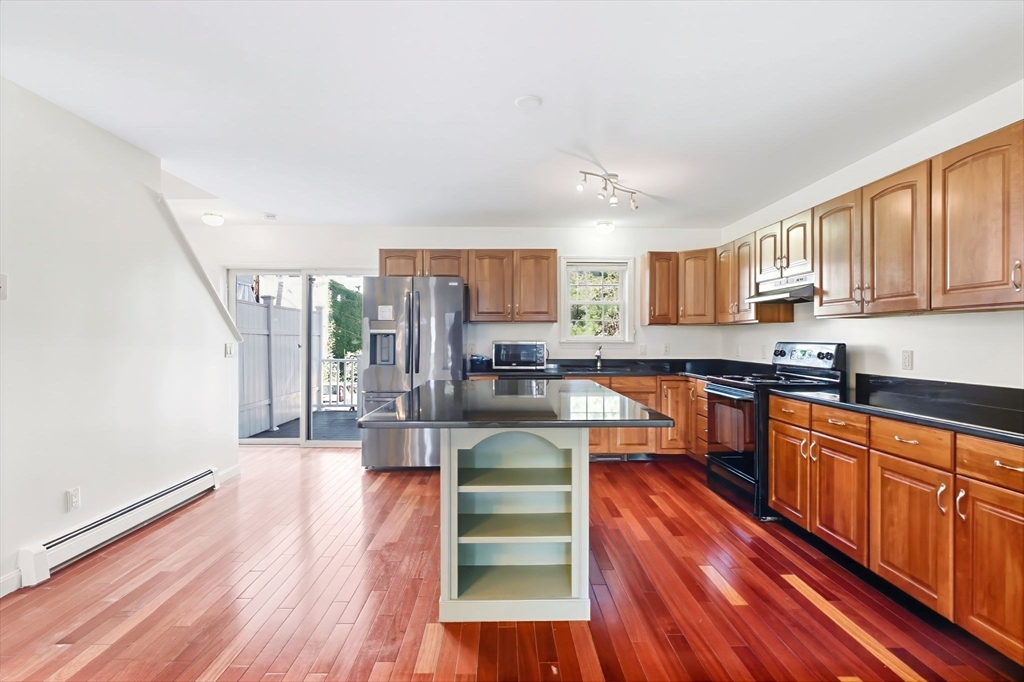 174 Everett St in Boston