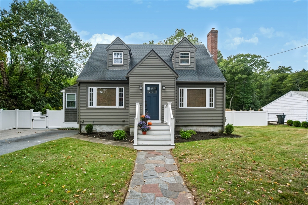 14 Nelson St in Hopedale