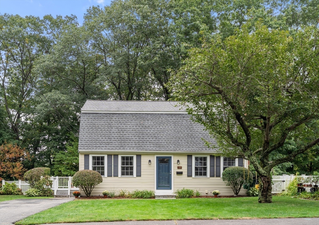 165 Lockland Ave in Framingham