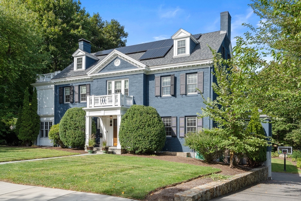 91 Nehoiden Rd in Waban