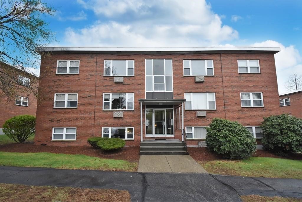 1105 Lexington St #7-3 in Waltham