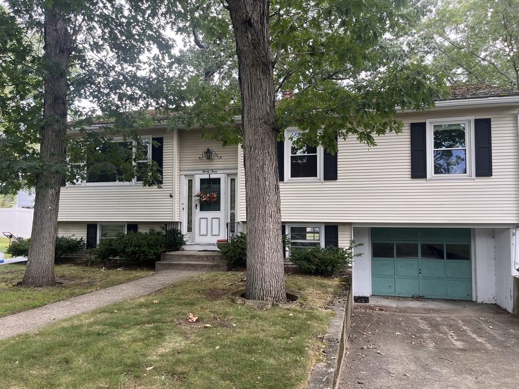 33 Rand Ave in Attleboro