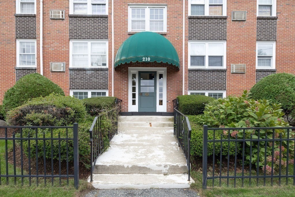 210 Hillside Ave #32 in Needham Heights