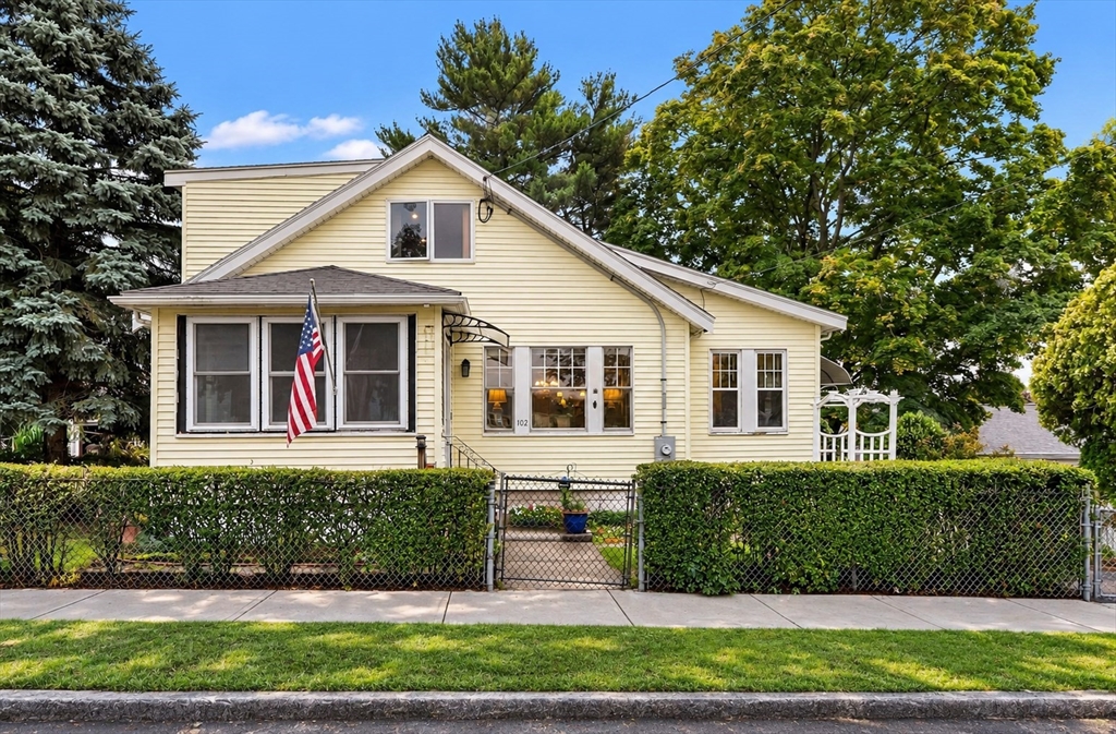 102 Elliot Ave in Quincy
