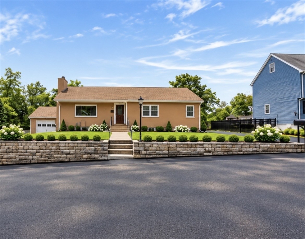 28 Bulfinch Ter in Lynn
